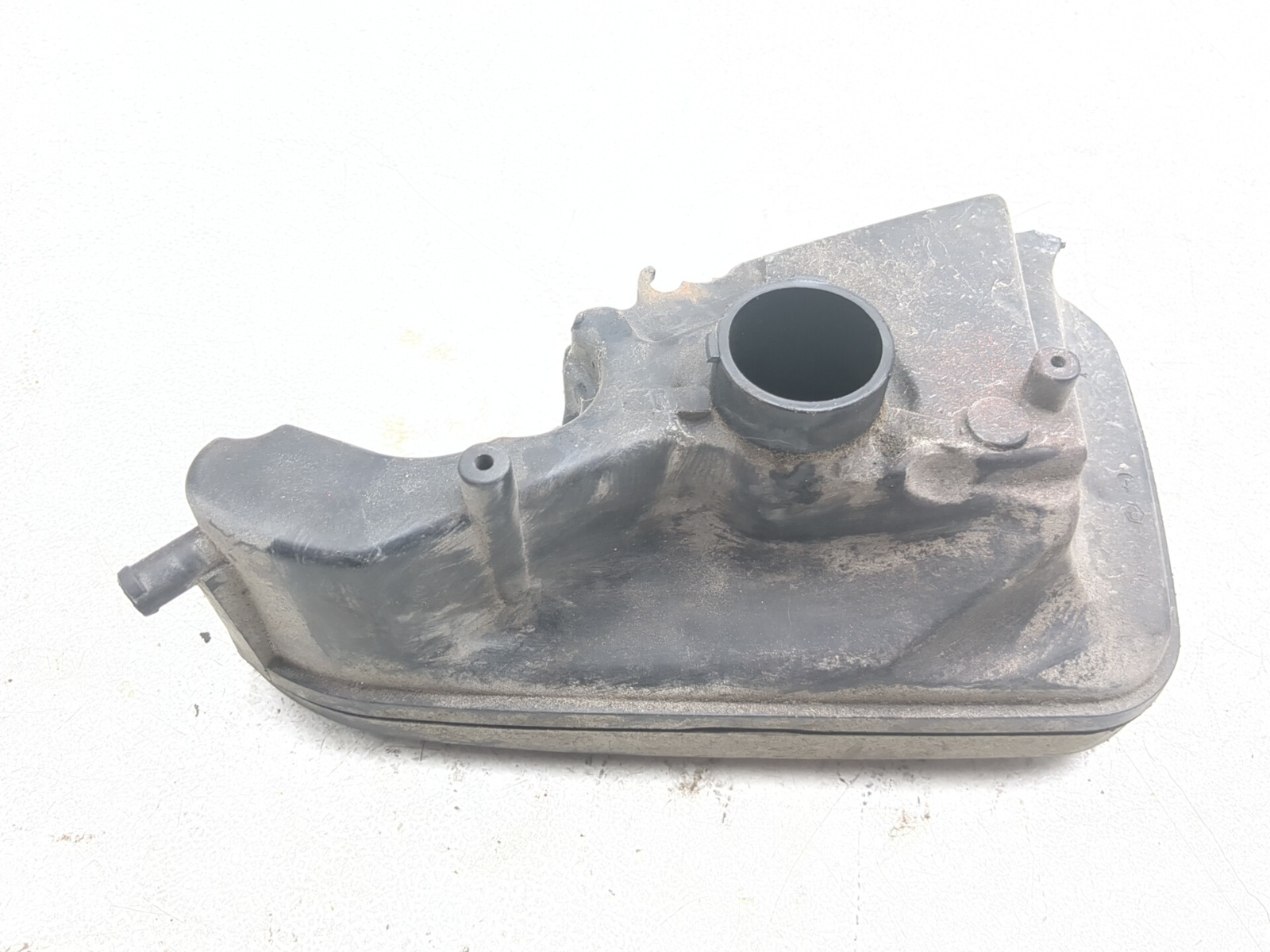 05-14 Vespa LX 50 Rear Secondary Air Box