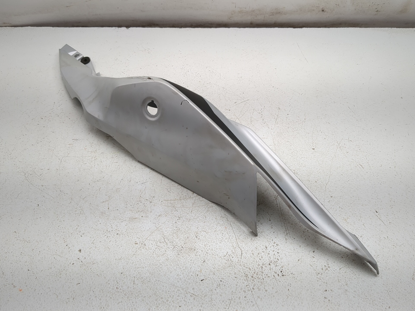 台台台　6060100 23-26 Kawasaki ZX400S ZX4R Rear Left Tail Fairing Cowl Body Cover