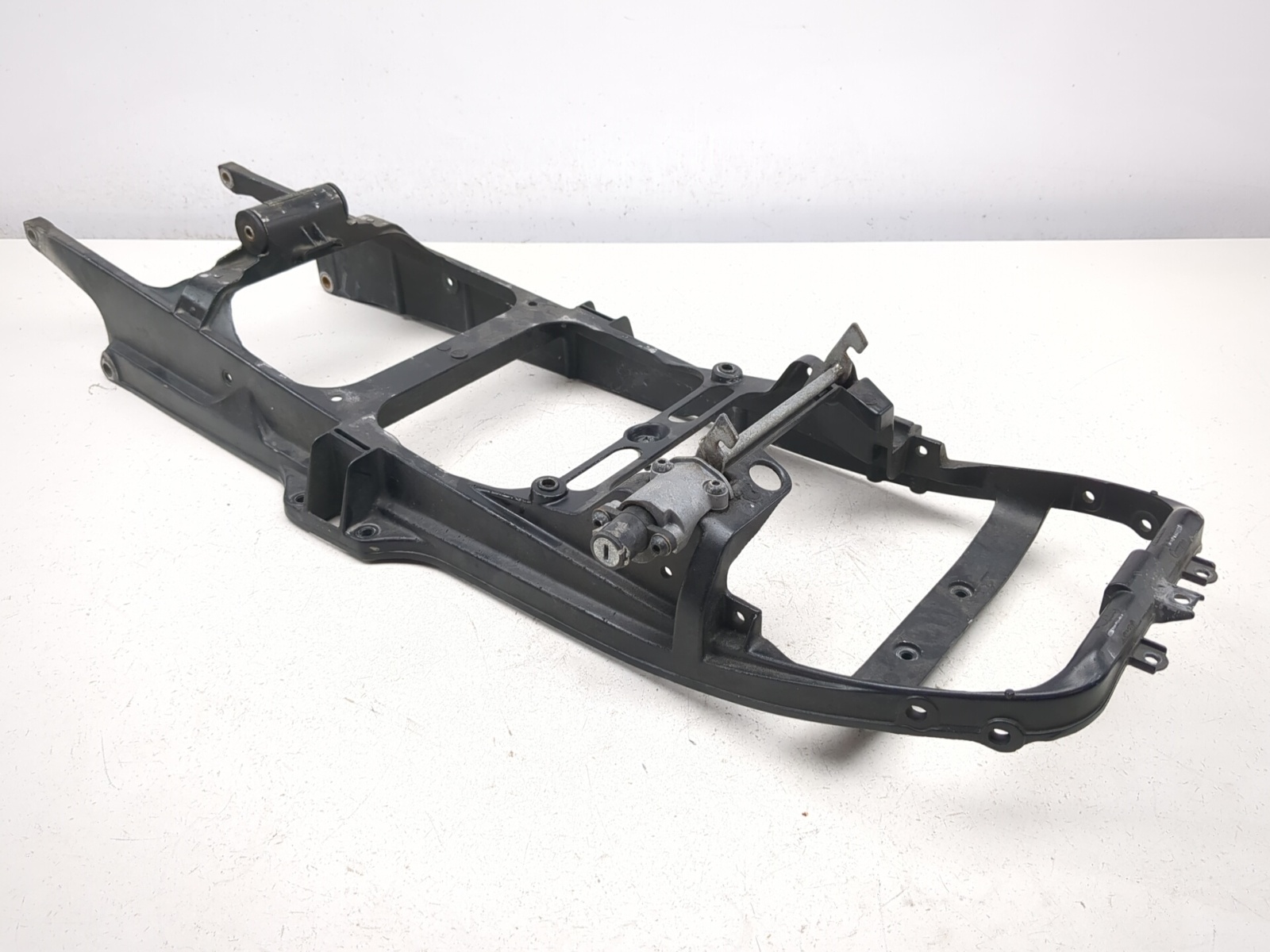08-16 Yamaha YZF-R6S YZF R6 Rear Subframe Seat Lock Assembly 5SL-21190-00-00
