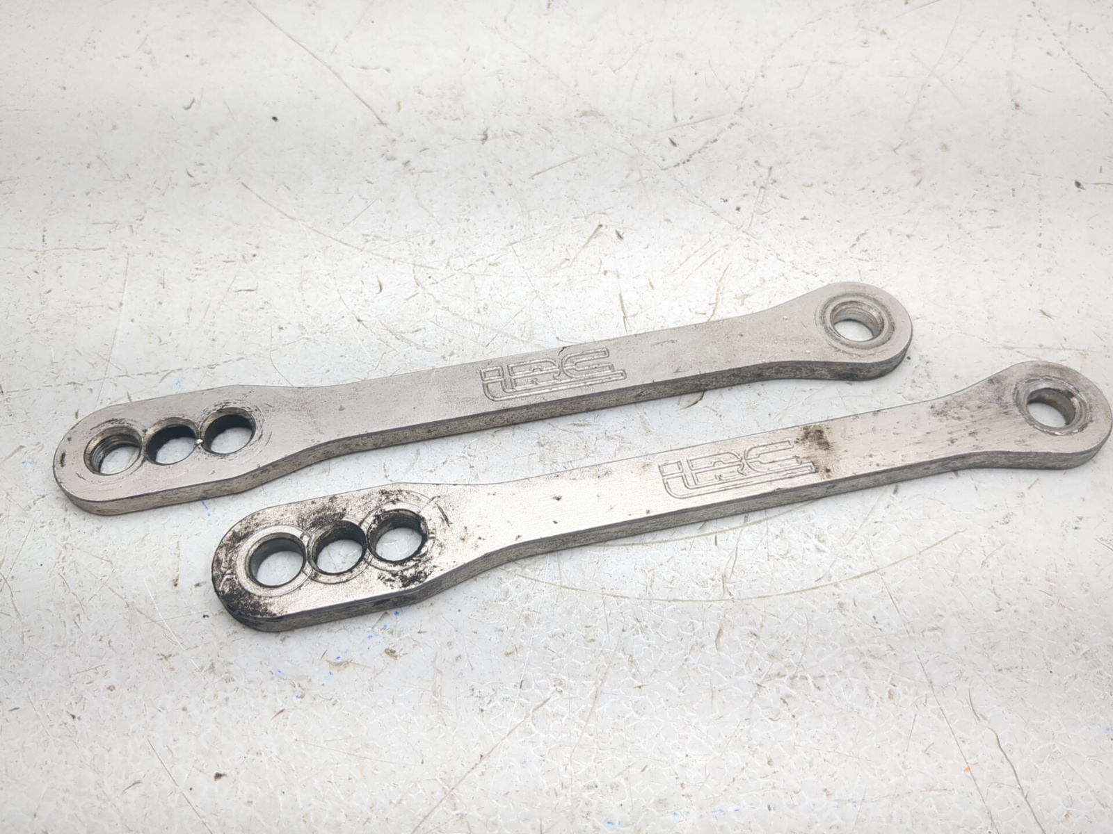 カーリングベンチ 04 05 Suzuki GSXR 600 750 Rear IRC A2798LRC Lowering Link Set