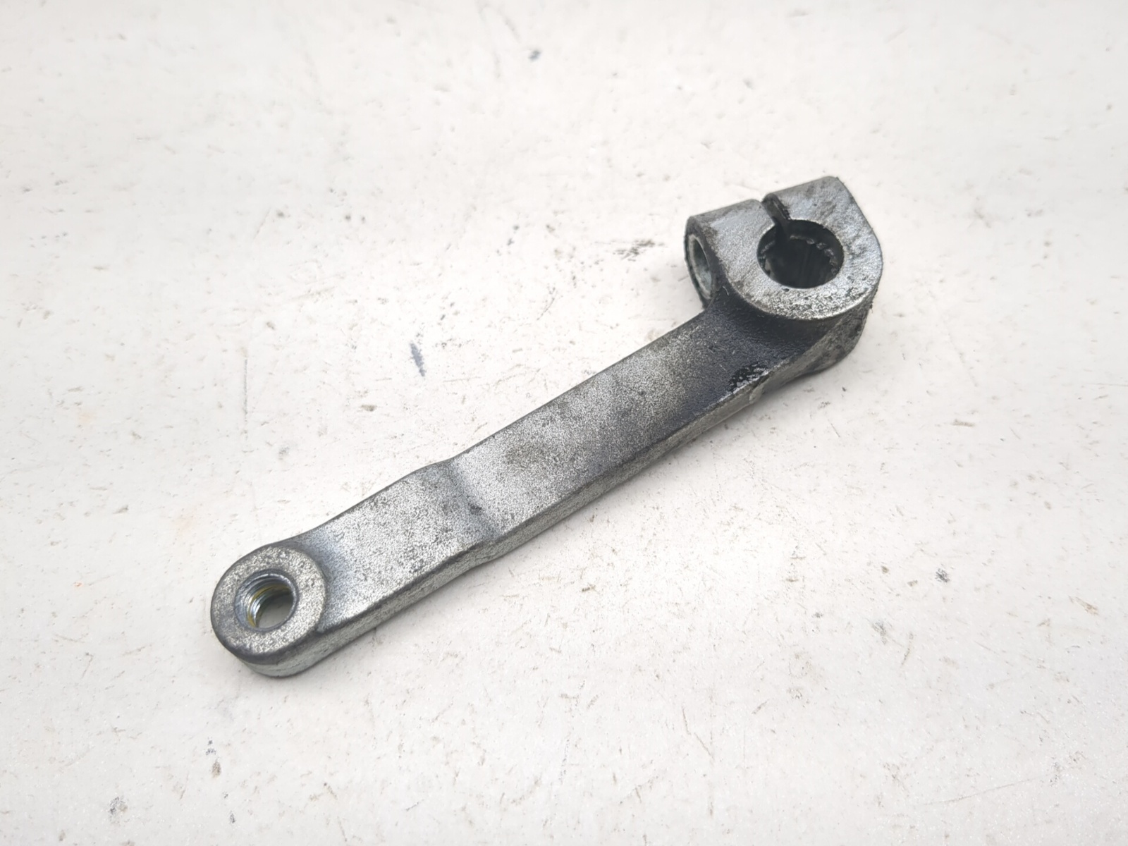 テラ 10-13 Harley Davidson Road Glide FLTRX Rear Left Inner Shifter Arm