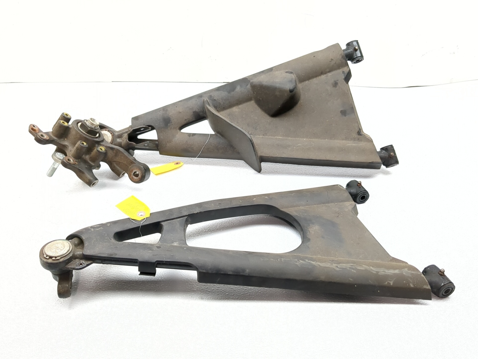 08-12 Can Am Spyder RT SE5 Front Left Upper Lower A-Arm Set