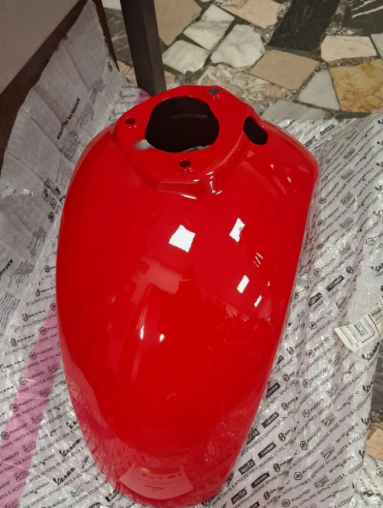 14-24 Piaggio Vespa Sprint 50 125 150 Front Mudguard Red 1B006646000R7