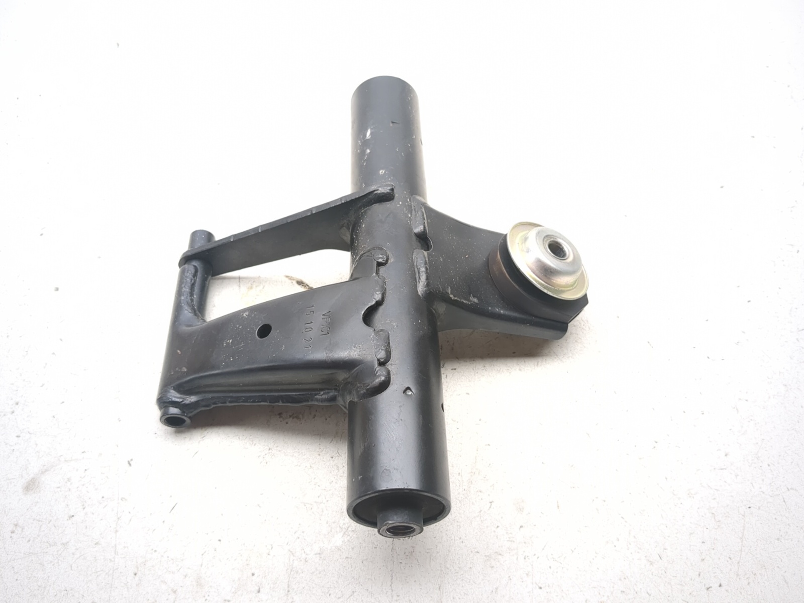 18-25 Vespa Sprint 50 Rear Engine Support Bracket