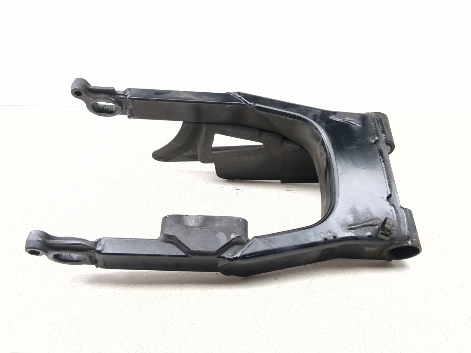04-06 Harley Road King Custom FLHRSI Rear Swingarm 45470-02 - Sun