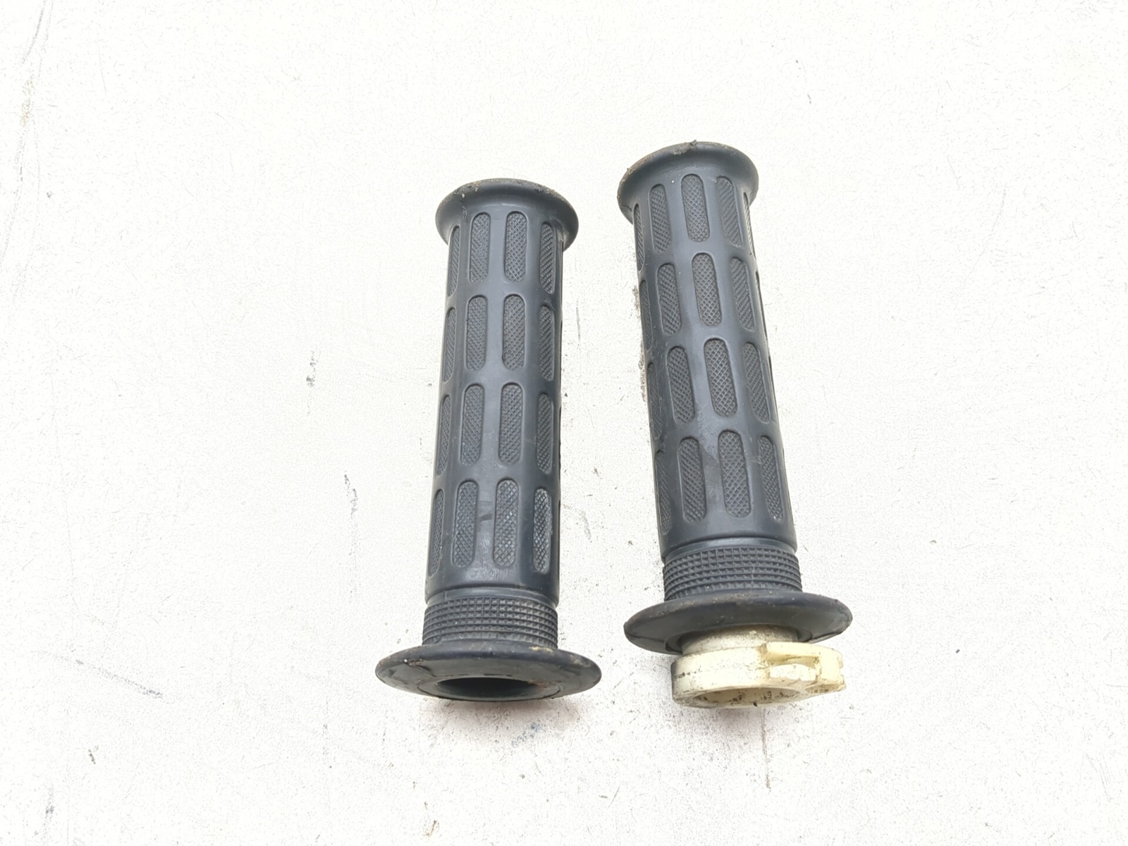 91-02 Honda ST 1100 ST1100 Front Left Right Handlebar Grip Set 53166-422-305