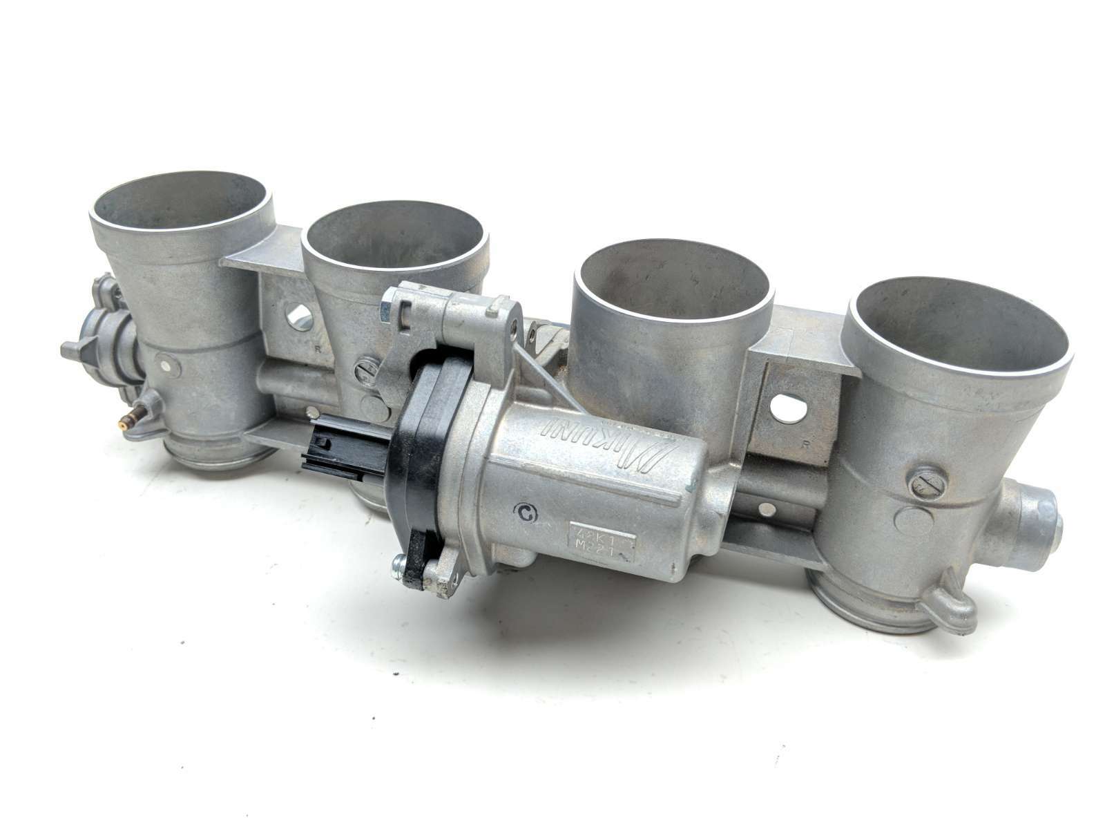 22 Suzuki GSX-1000 GT Throttle Body Bodies