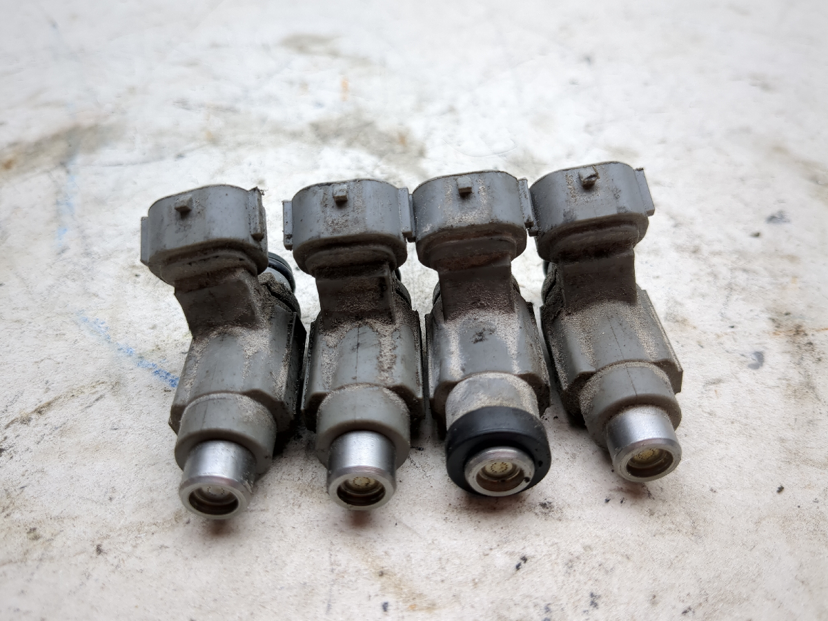06 07 Suzuki GSXR 600 750 Gas Fuel Injectors
