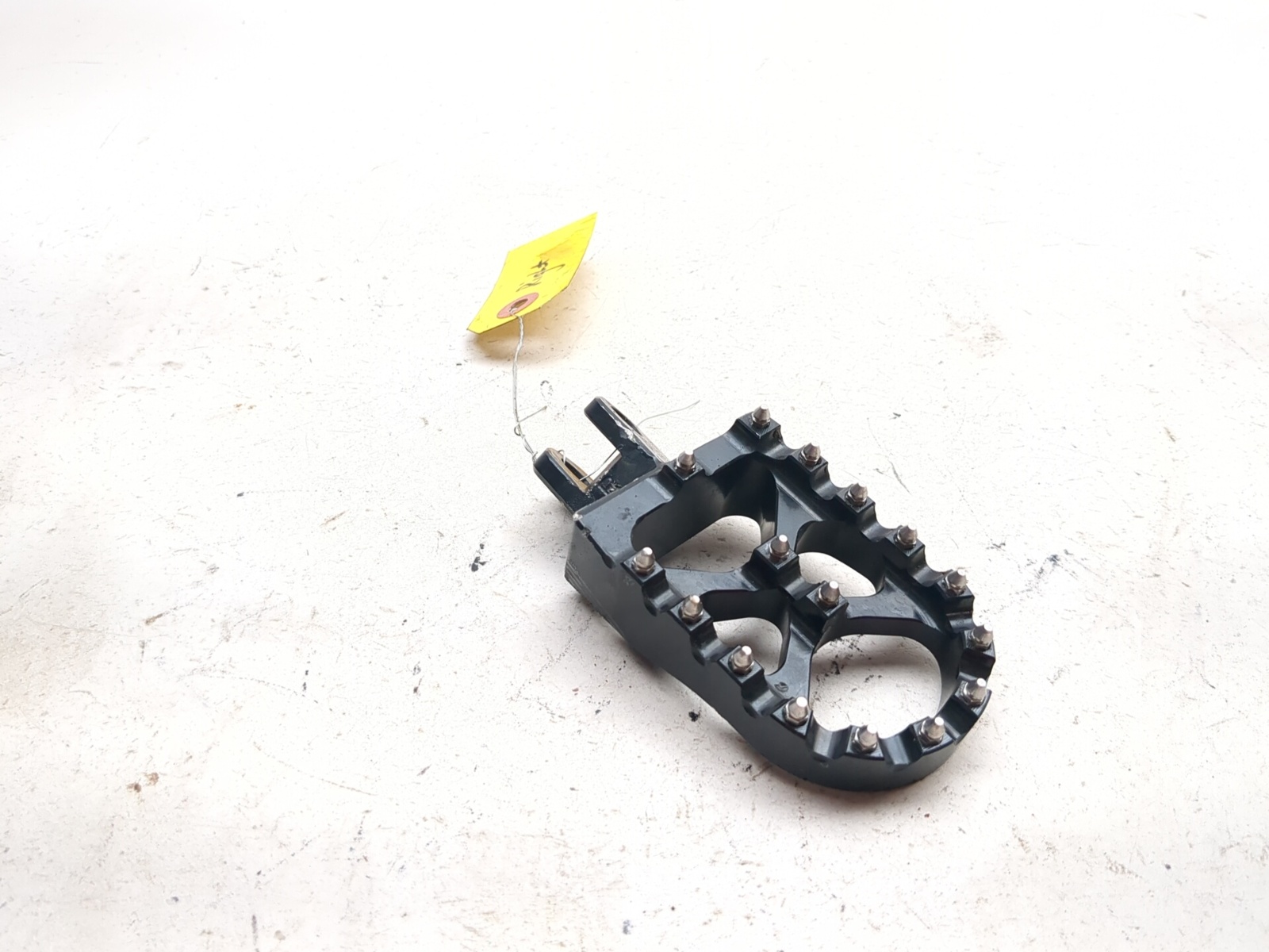 00-24 Suzuki DRZ400SM DRZ 400 Front Right Drivers Foot Peg
