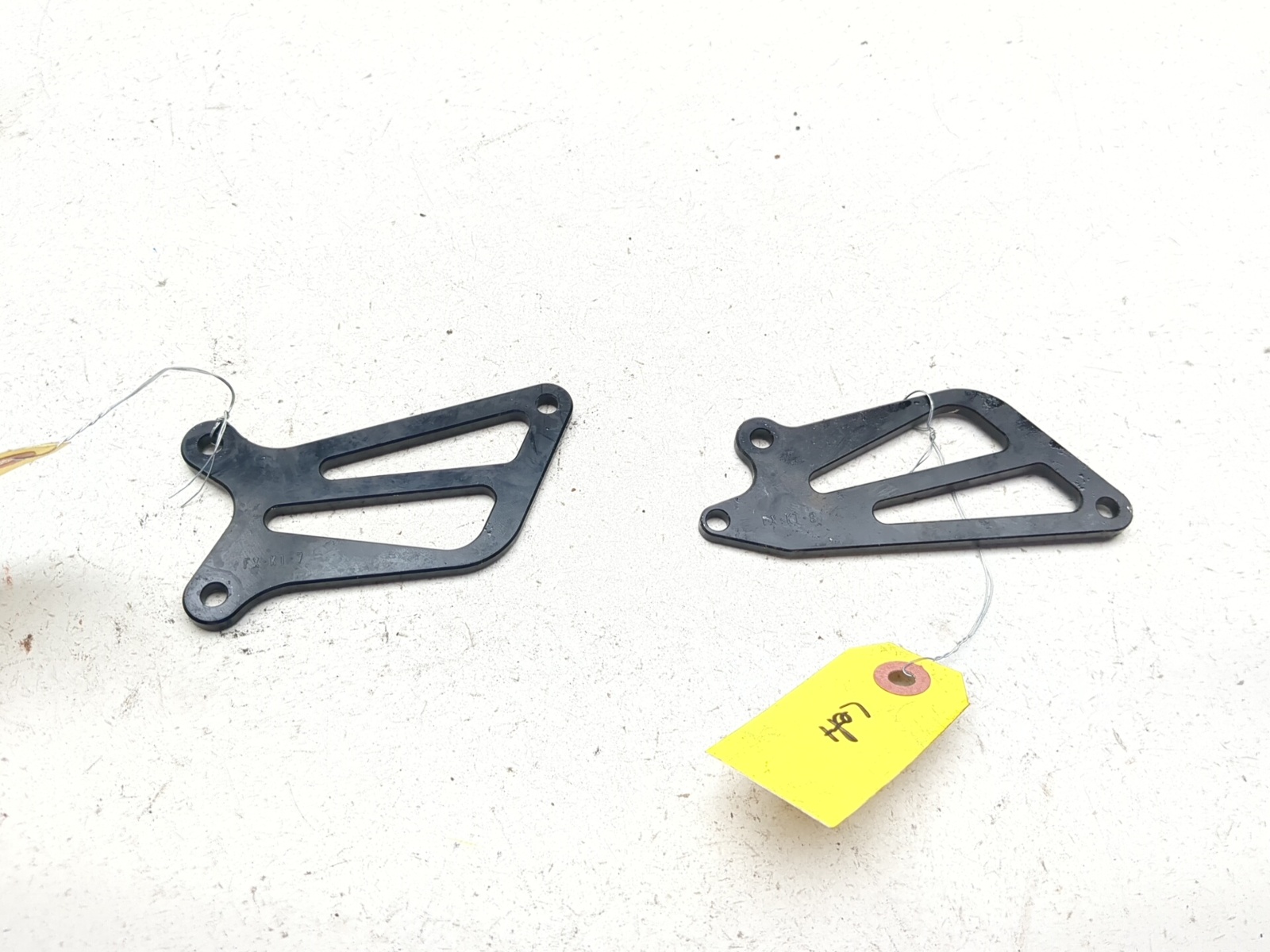99-02 Suzuki SV650 S Left & Right Heel Guard Set 43581-20E00
