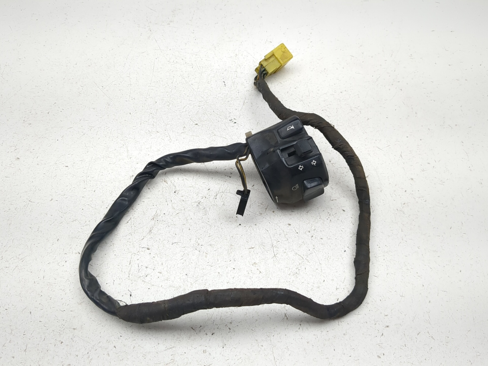 01-03 Suzuki GSXR 600 750 Front Left Handlebar Switch 37400-33E31