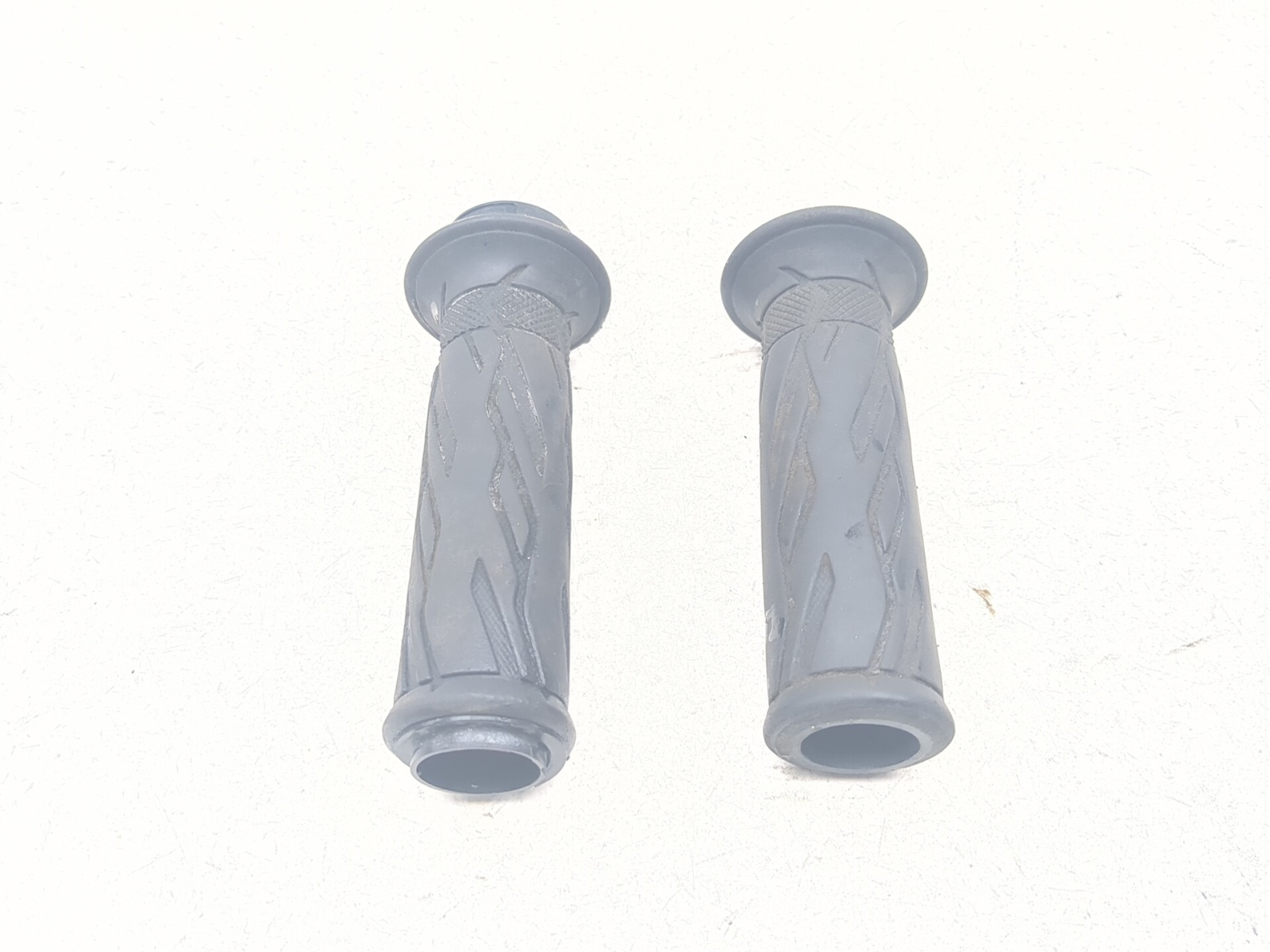 08-20 Suzuki Hayabusa GSX1300R Front Left Right Handlebar Grip Set