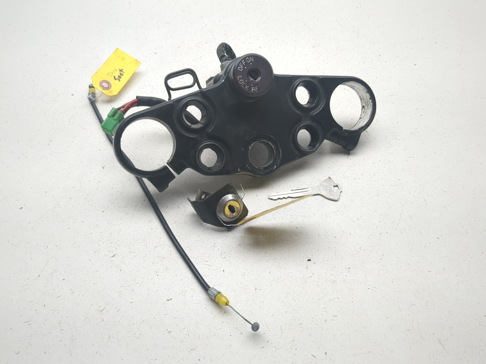 99-07 Suzuki Hayabusa GSX1300R Upper Triple Tree Ignition Seat