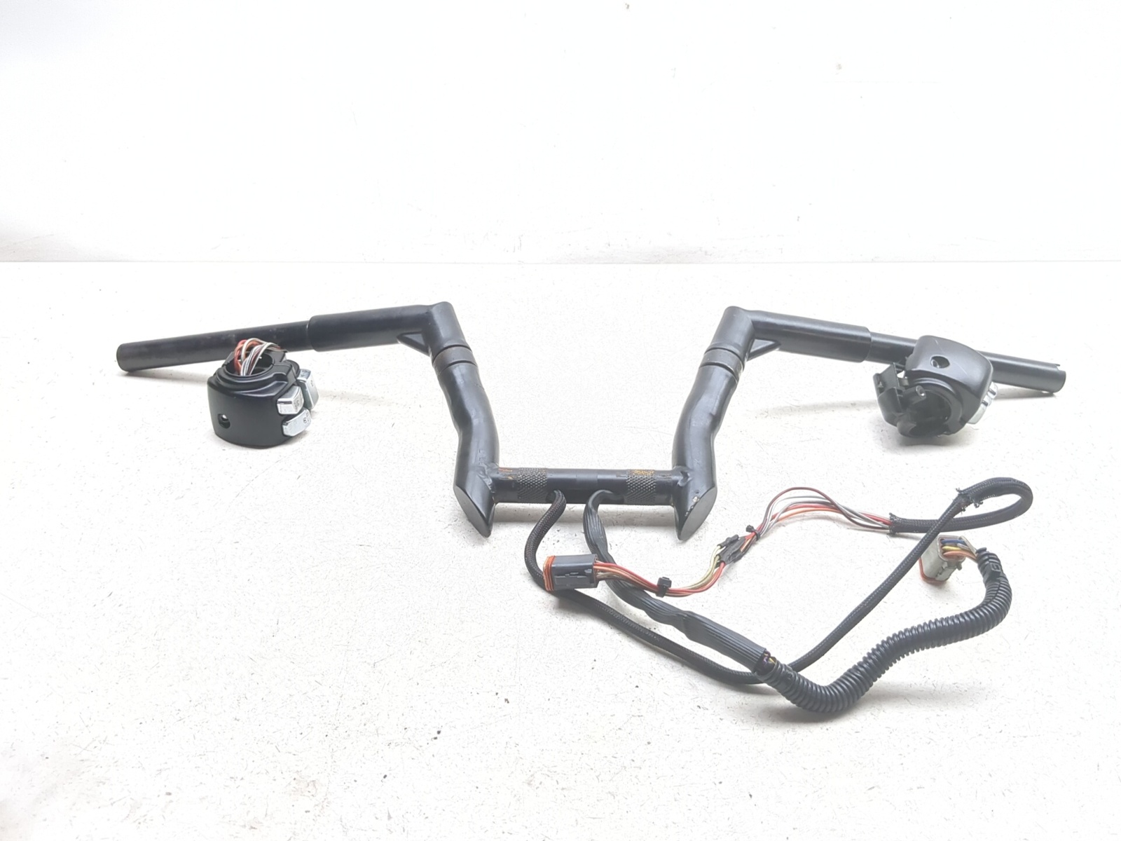 02-06 Harley Davidson VROD VRSCA Front Handlebars STRAIGHT - Sun