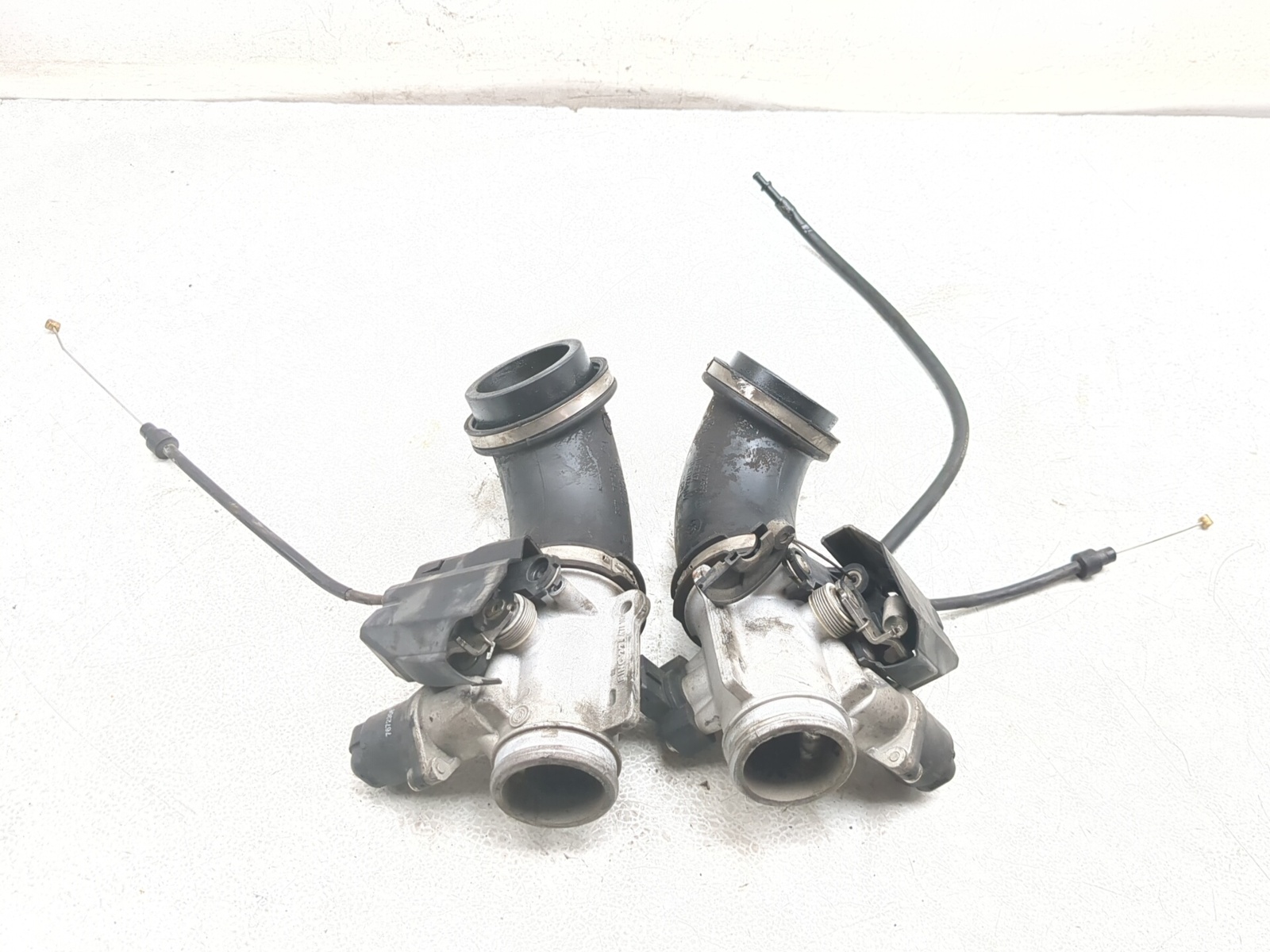 09-13 BMW R1200GS Adventure Left Right Throttle Body Set 13547672731