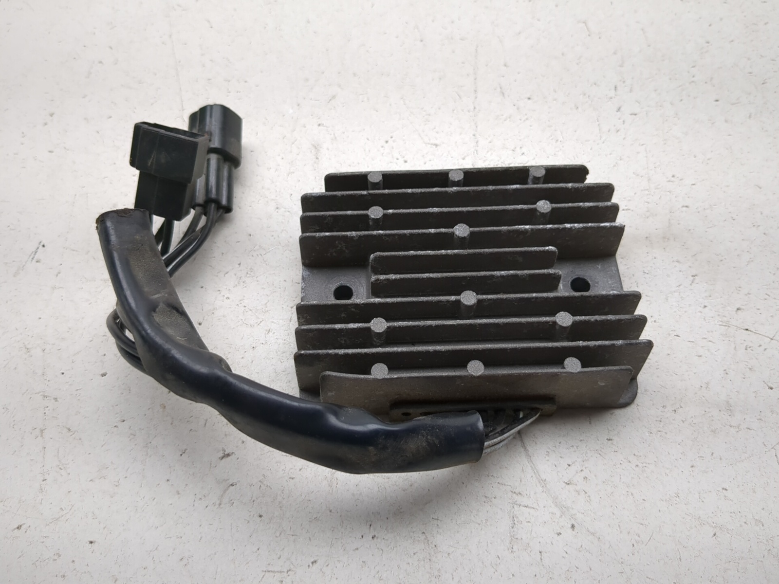 05-09 Suzuki VL1500 Boulevard C90 Voltage Regulator Rectifier 32800-41F11