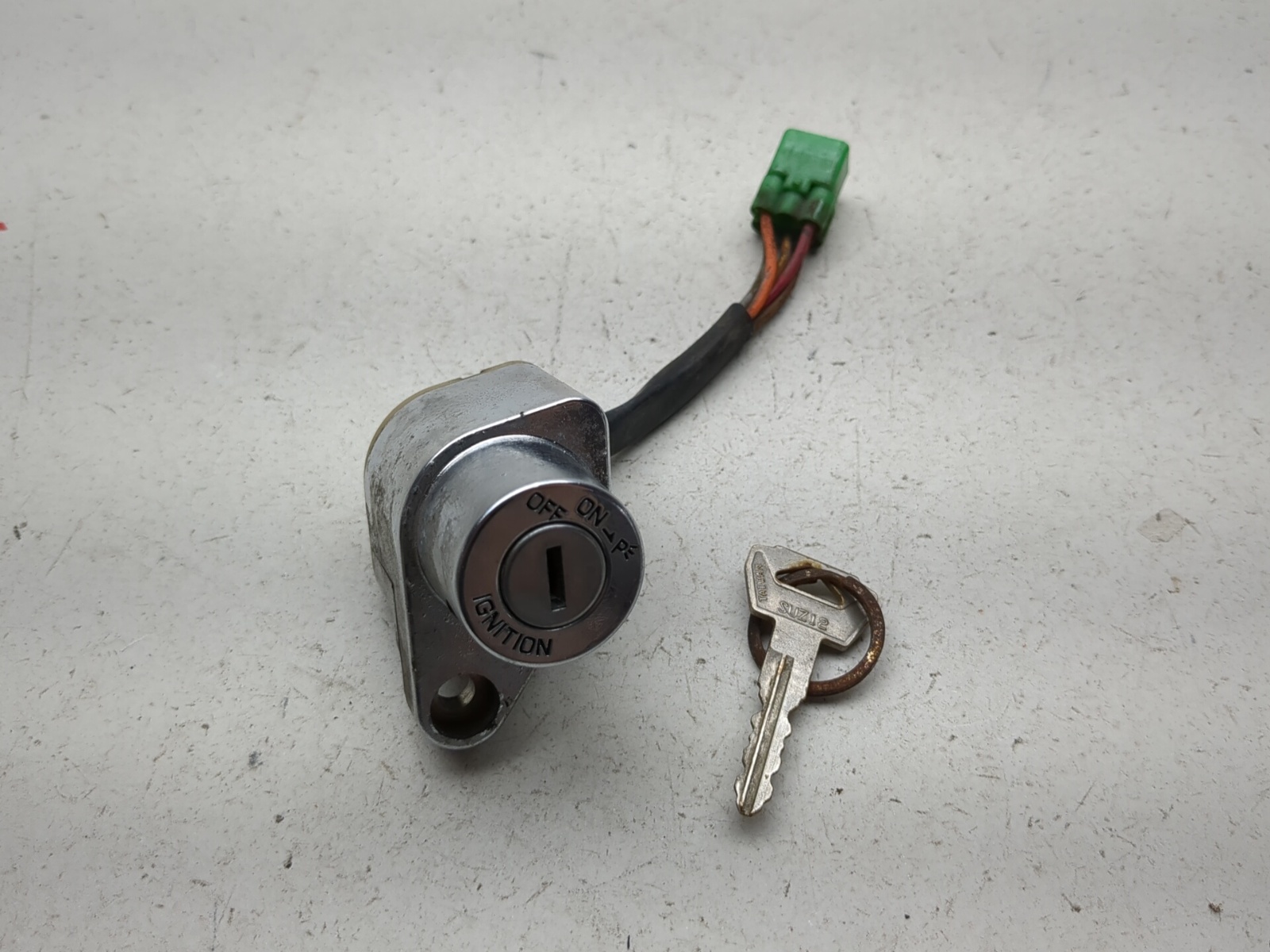 05-09 Suzuki VL1500 Boulevard C90 Ignition Switch with Key Set 37100-41F71