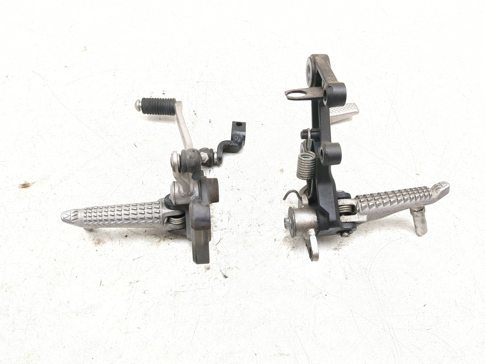 18-26 Kawasaki Ninja 400 EX400 Front Left Right Rearset Pair 35063