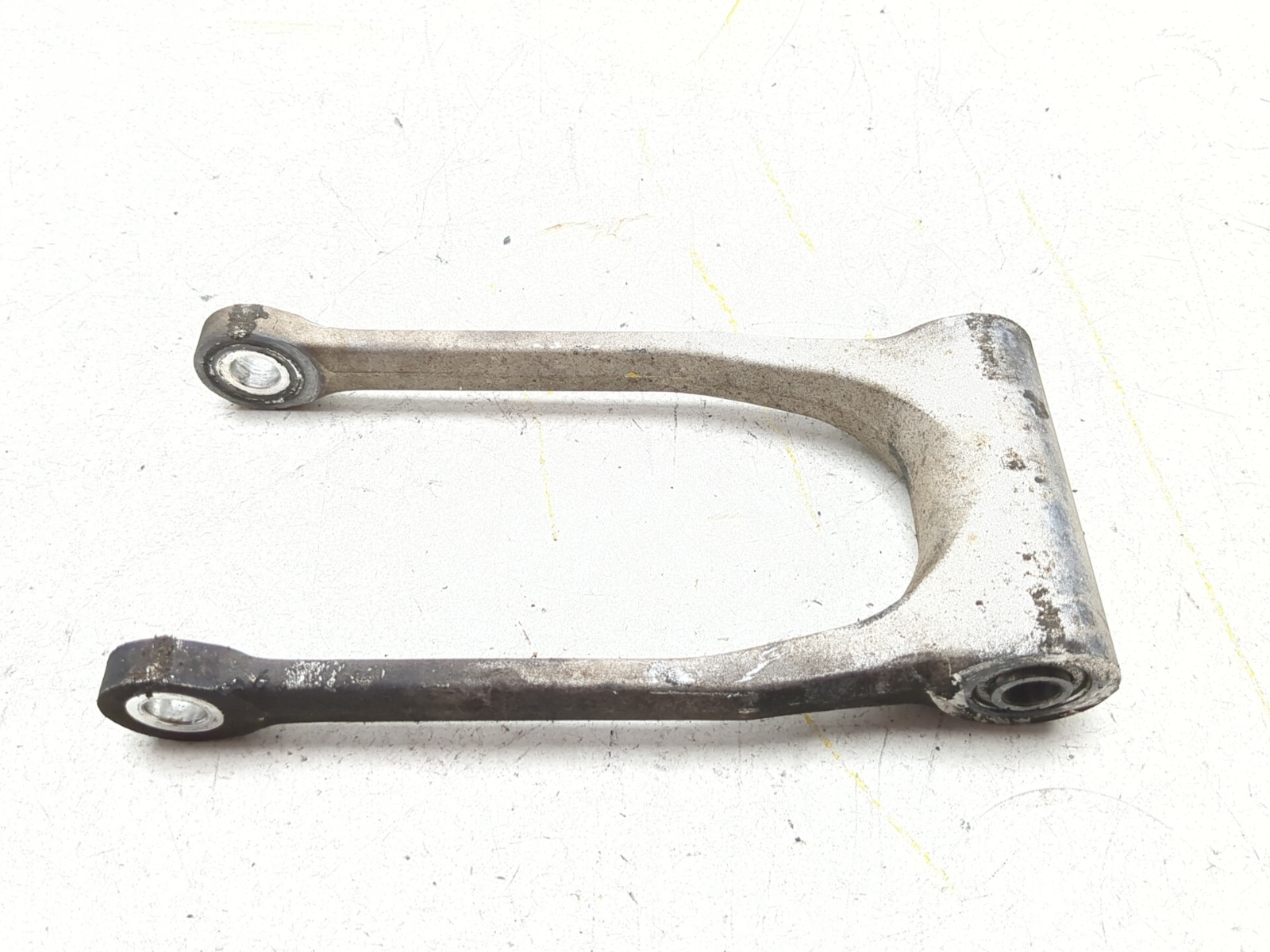 06-07 Suzuki GSXR 600 750 Rear Suspension Cushion Lever 62601