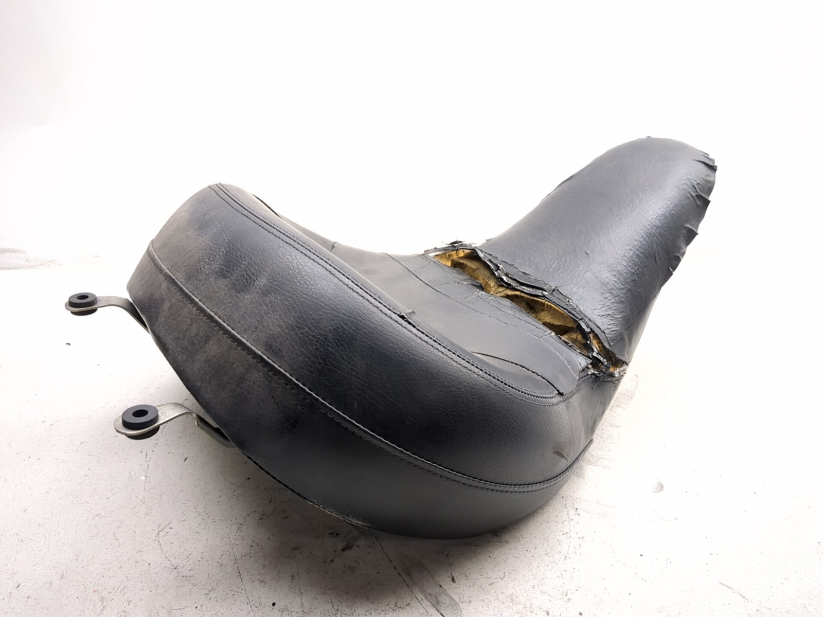 スズキ 09-23 Kawasaki VN1700A Vulcan Voyager 1700 Front Driver Seat 53066