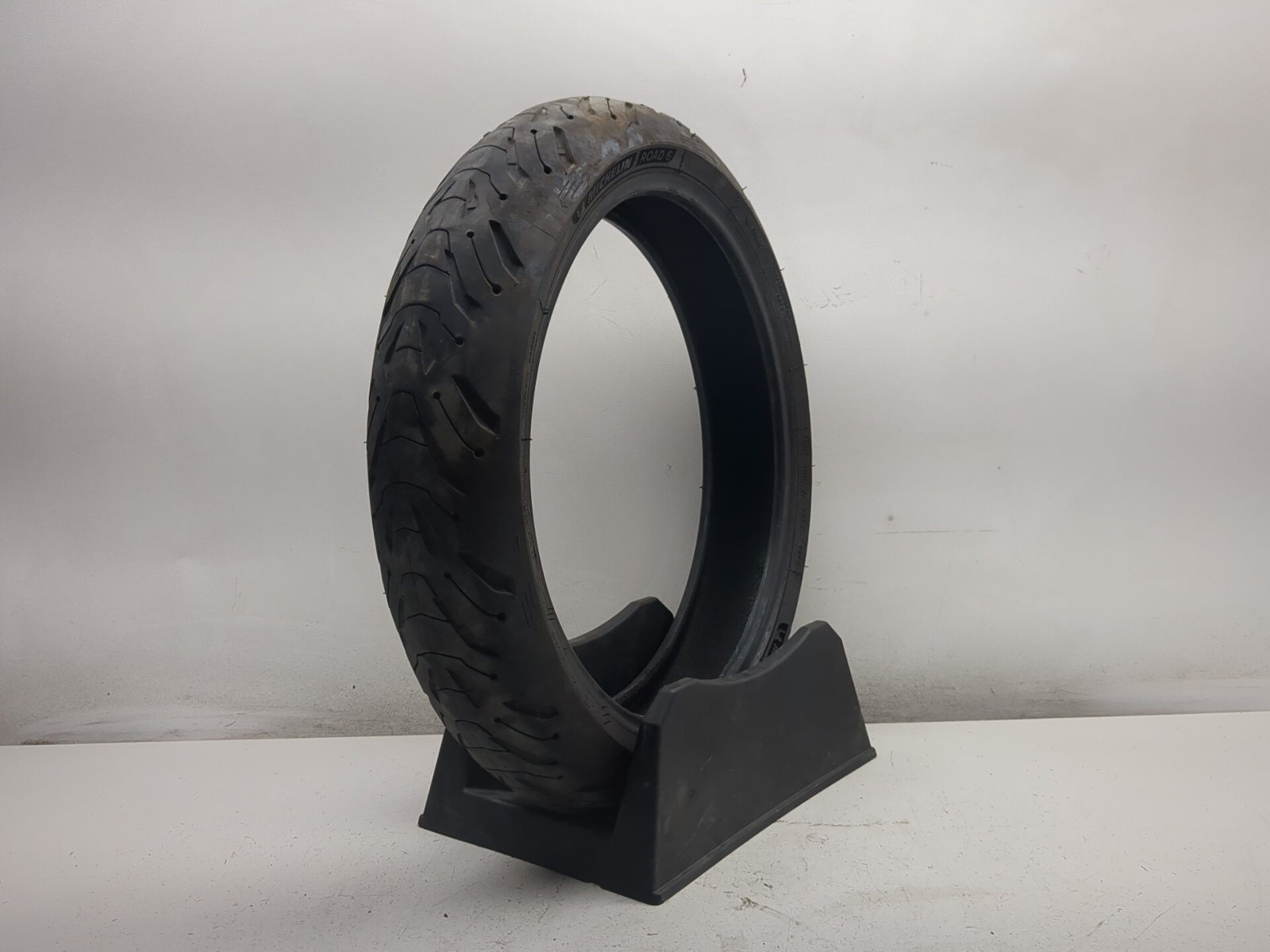 Michelin Road 6 Front Tire 120/70ZR17 - Sun Coast Cycle Sports