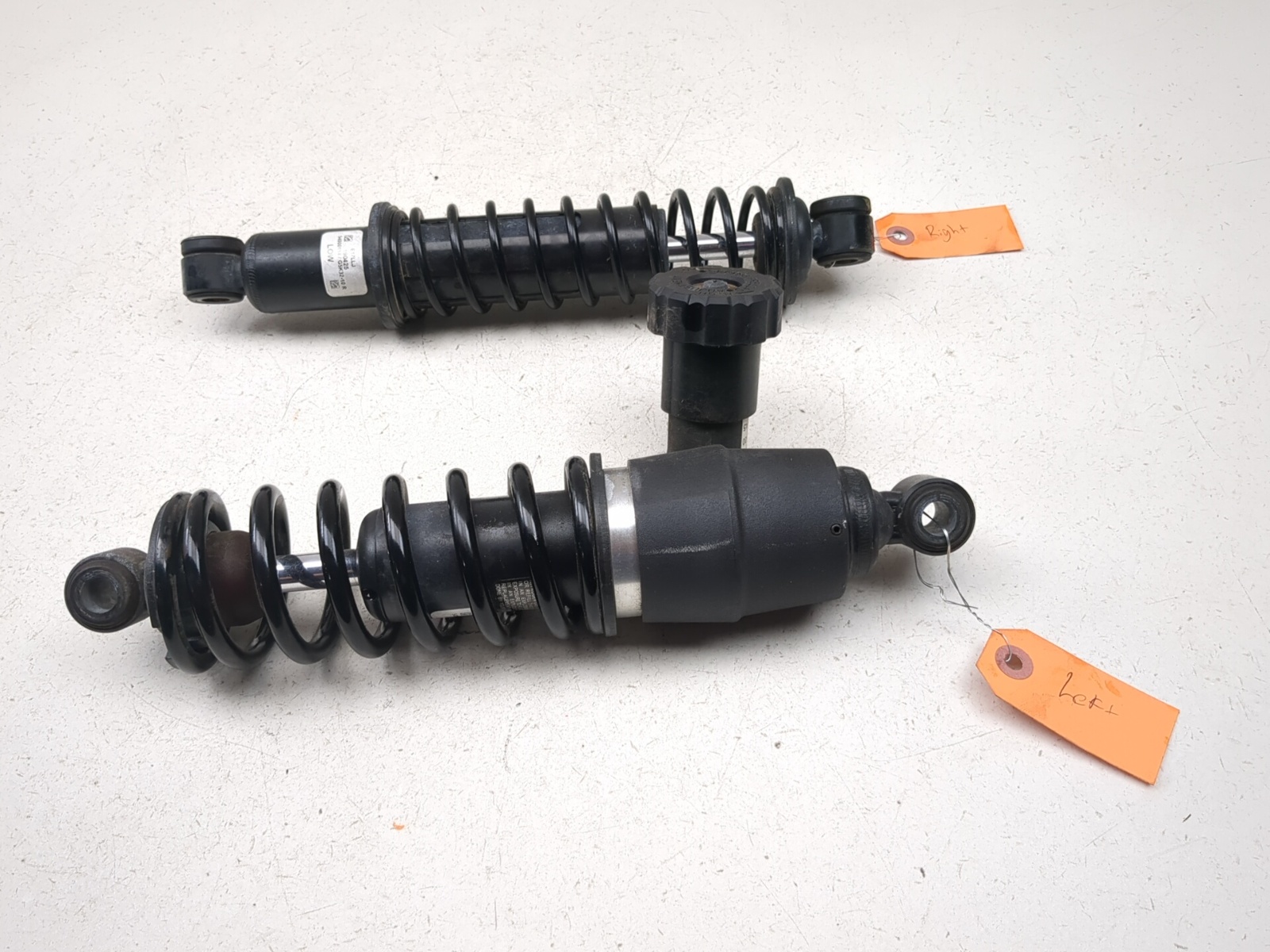 2個セット 98-06 Harley Ultra Classic Electra Glide FLHTCUI Rear Shock