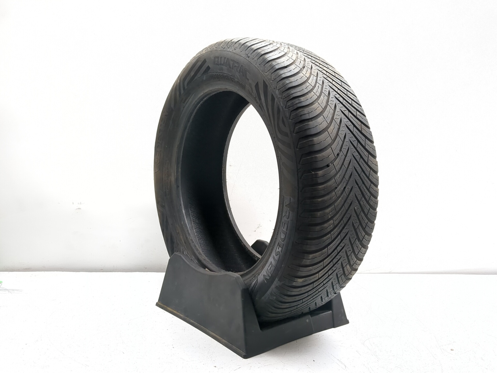 エイトワン　RaStrada Trado 205/55R16 スH Vredestein Quatrac Rear Tire 205/55R16 - Sun Coast Cycle Sports