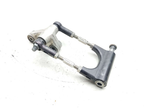 tv17577-15-19-bmw-