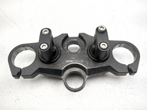 tx1758-11-13-yamaha-fz8-front-