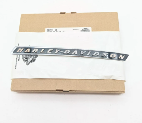 その他 F* 2007 Harley-Davidson VRSCAW OEM LH Air Box Cover Emblem 62791-06