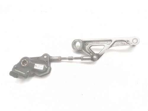 tx35071-13-18-bmw-r1200gs-left