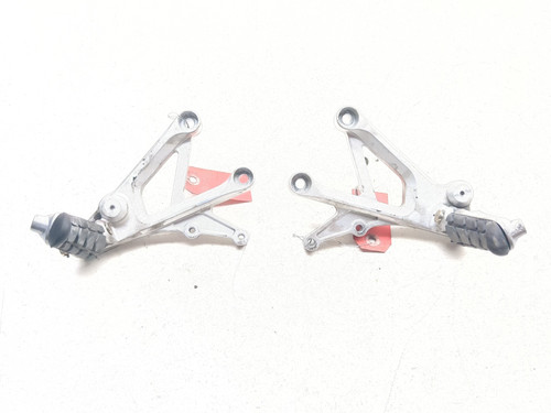 01-06 Honda CBR 600 F4i Front Driver Foot Peg Pair w/ Bracket