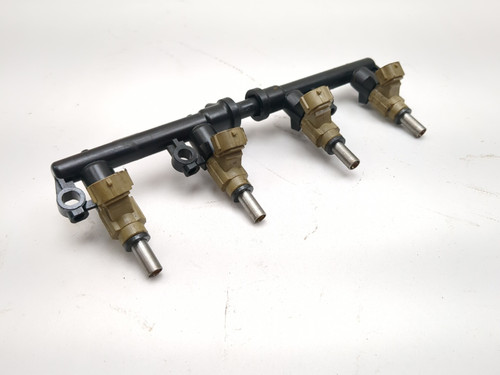 23-26 Kawasaki ZX400S ZX4R Fuel Rail w/ 4 Piece Set of Injectors