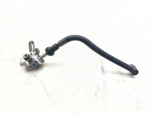 03-04 Harley HD Softail Deuce Eagle FXSTDSE Fuel Injector Rail
