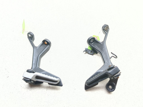 18-26 Kawasaki Ninja 400 EX400 Rear Passenger Foot Peg Assembly