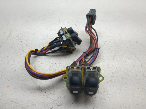09-13 Harley Tri Glide Ultra Classic FLHTCUTG Fairing Cap Switch
