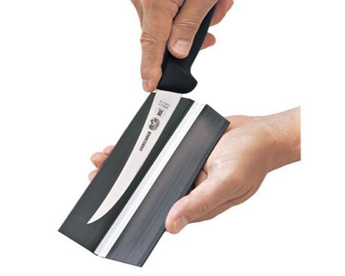 Victorinox Swiss Army Edge Mag 9"