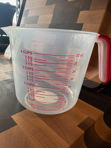 S/4 Pig Measuring Cup