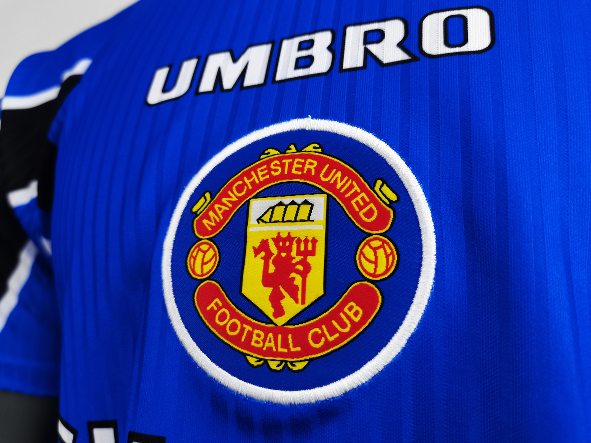 Manchester United 96/97 Men's Third Retro Shirt