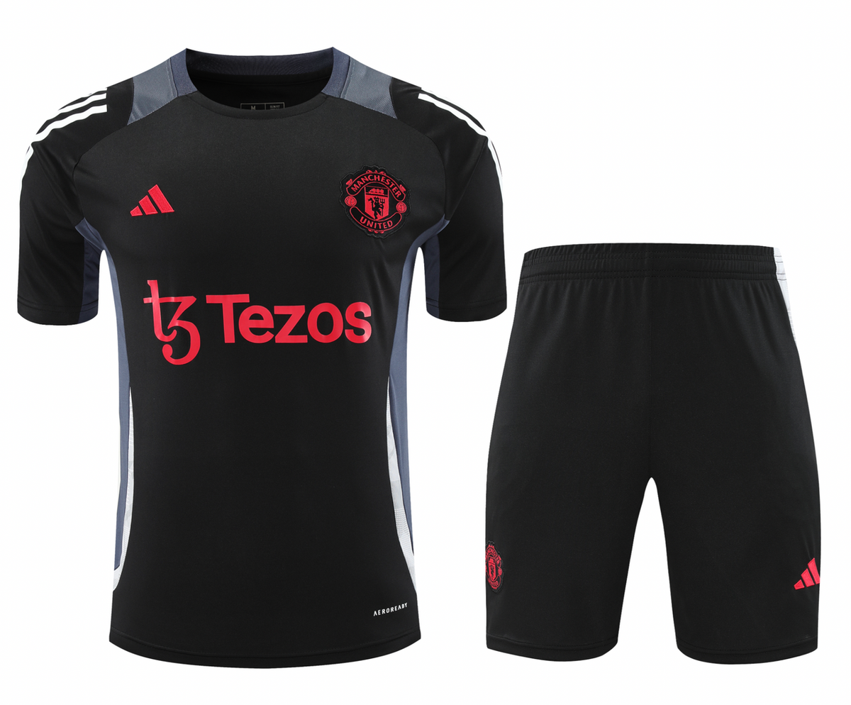 Manchester United 24/25 Men's Black Training Shirt