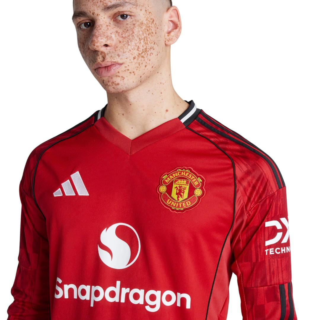 B.FERNANDES #8 Manchester United 25/26 Men's Home Long Sleeve Shirt - PL Font