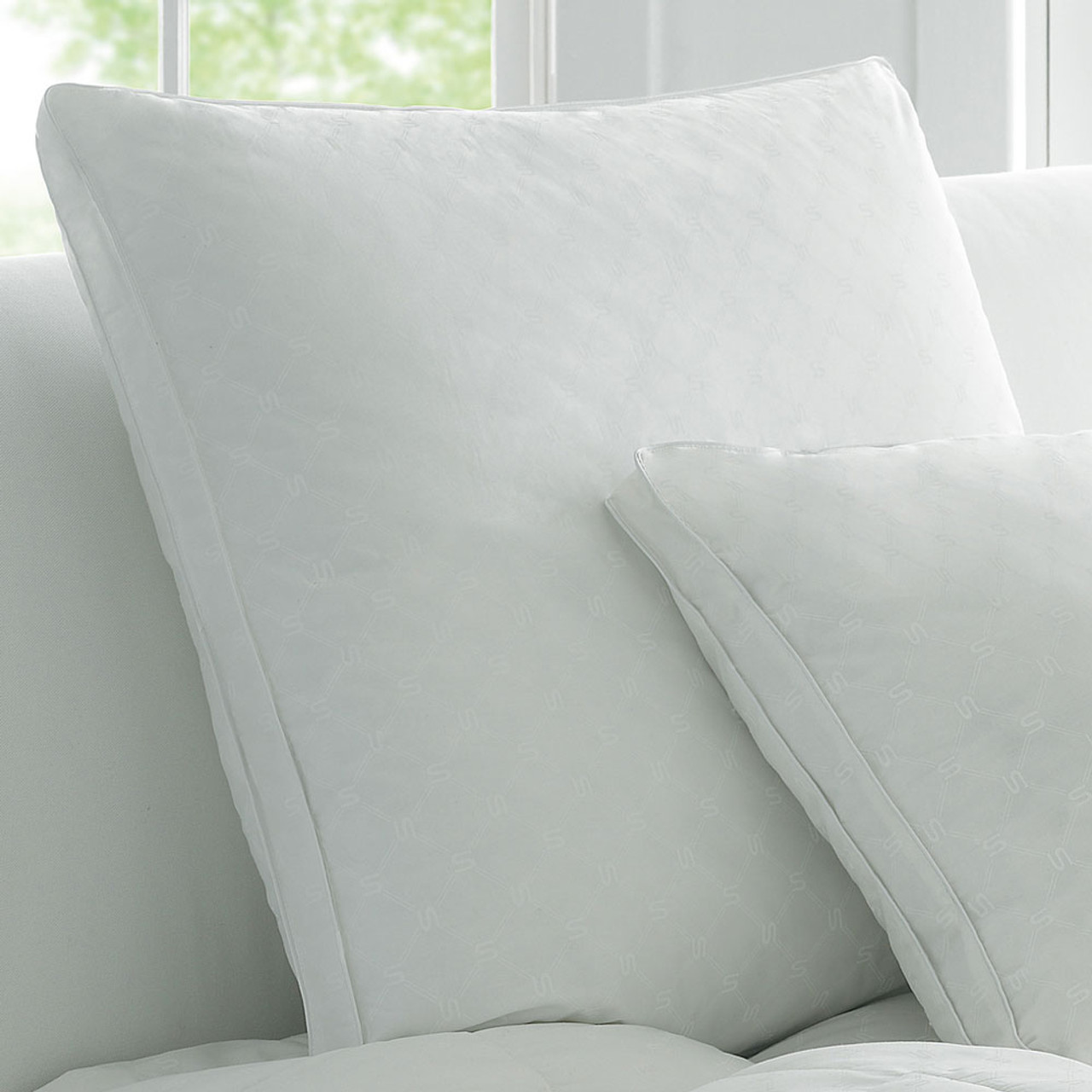 Sheridan deluxe deals dream pillow