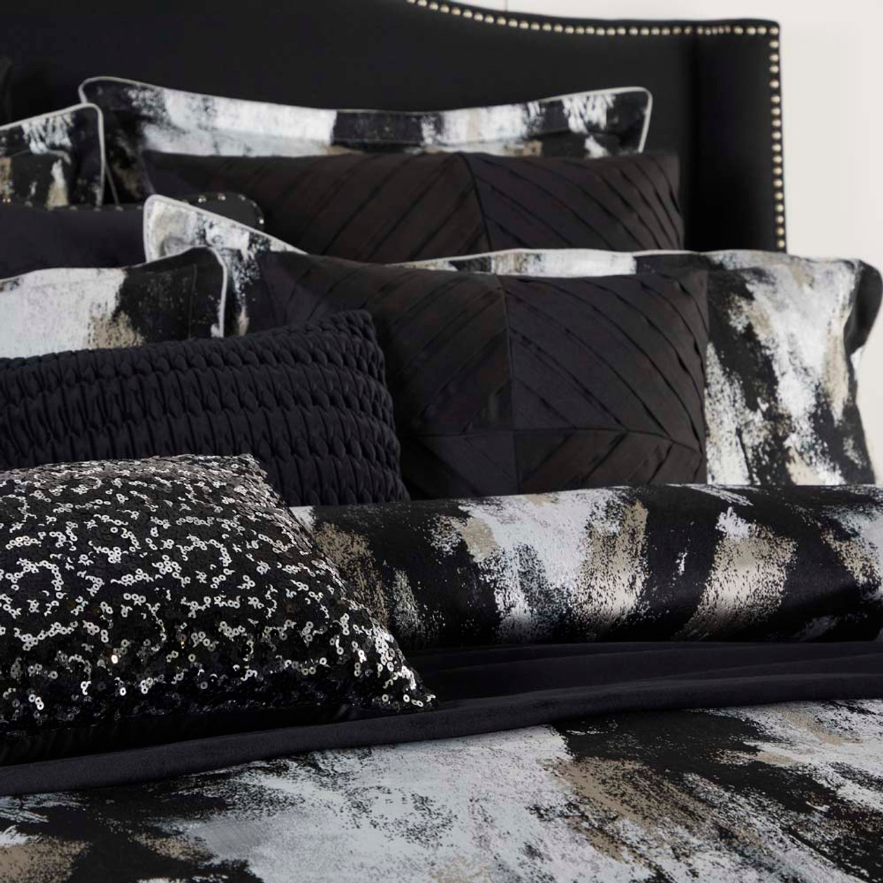 Vasari Black Quilt Cover Set by Davinci | Queen Bed | My Linen