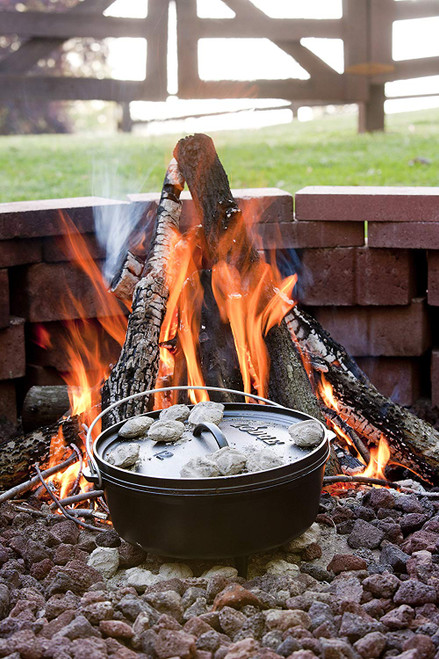 Lodge Logic 6-Quart Camp Cast Iron Dutch Oven