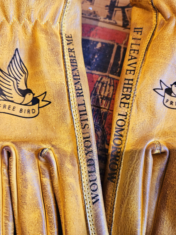 Gloves FREE BIRD