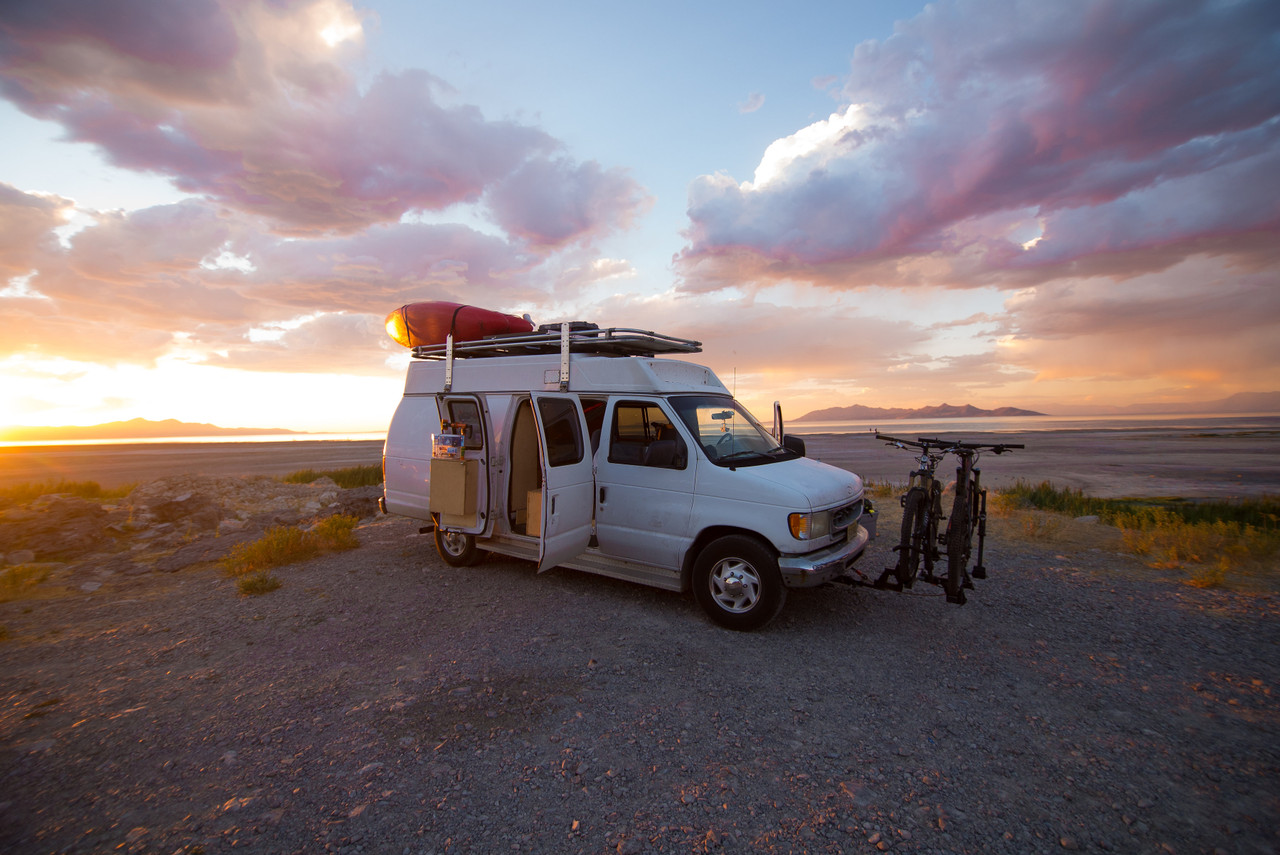 Batterie lithium fixe ou batterie portable en van ? - Sunset Van