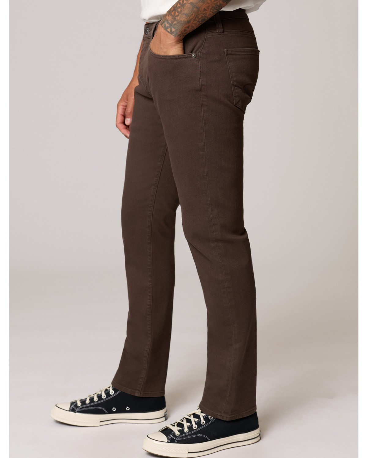 Zach Straight Leg Jean in Brown Denim