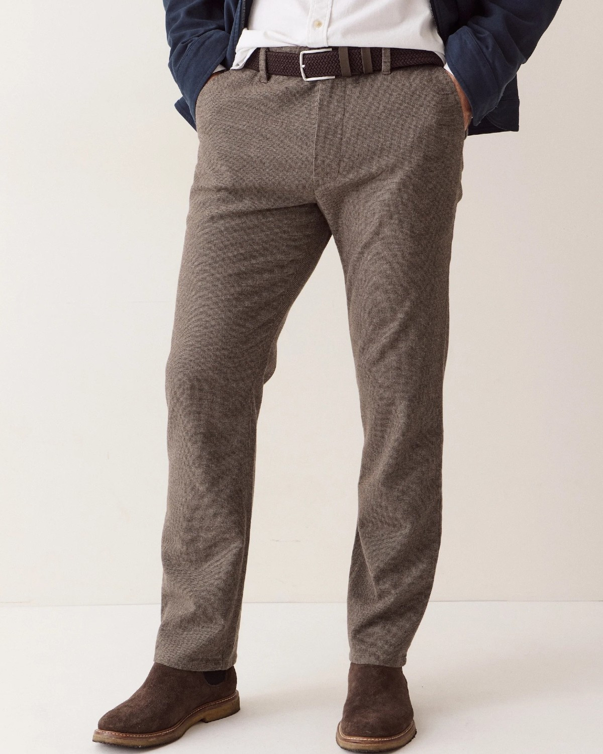 Saturday Houndstooth Chino in Dark Taupe