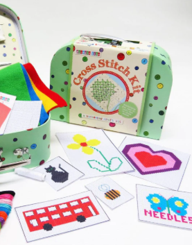 BUTTONBAG CROSS STITCH KIT