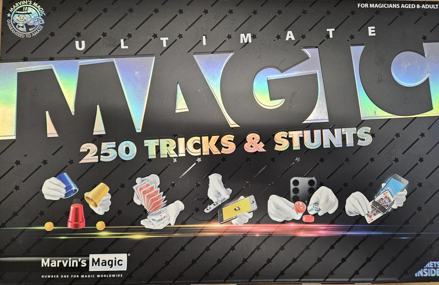 ULTIMATE MAGIC MAGIC TRICKS & STUNTS